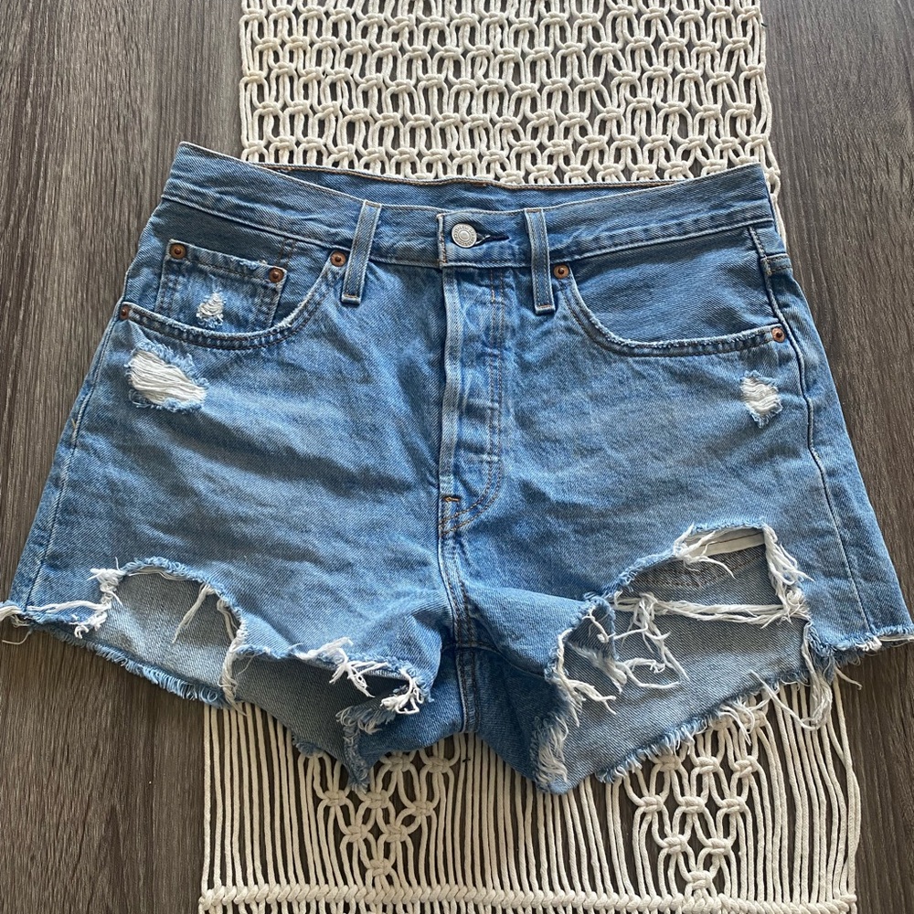 Levi’s cut off distressed jean shorts